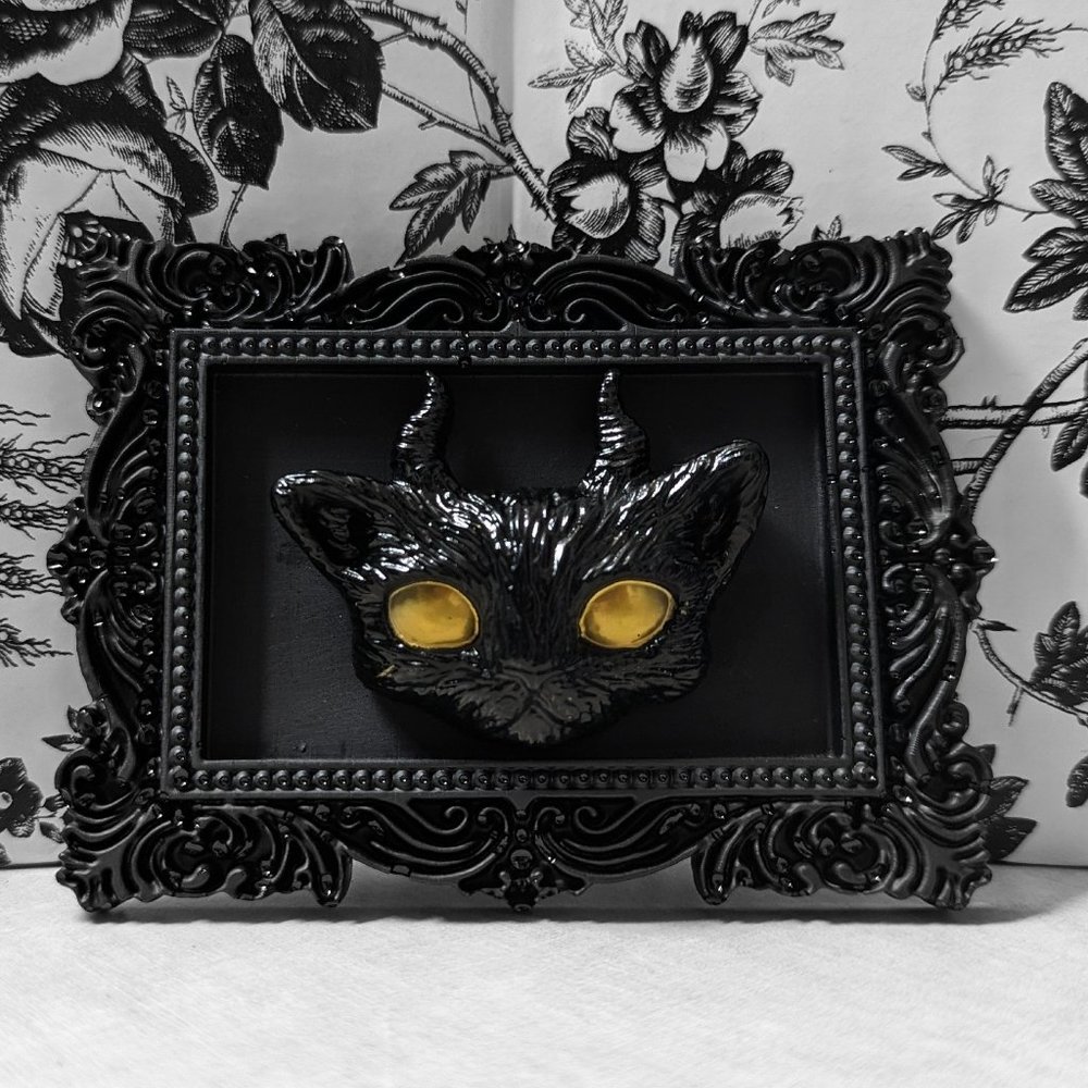 4.5" Mini Framed Victorian Gothic HORNED MONSTER Plaque • 3D Gold-Eyed Creature